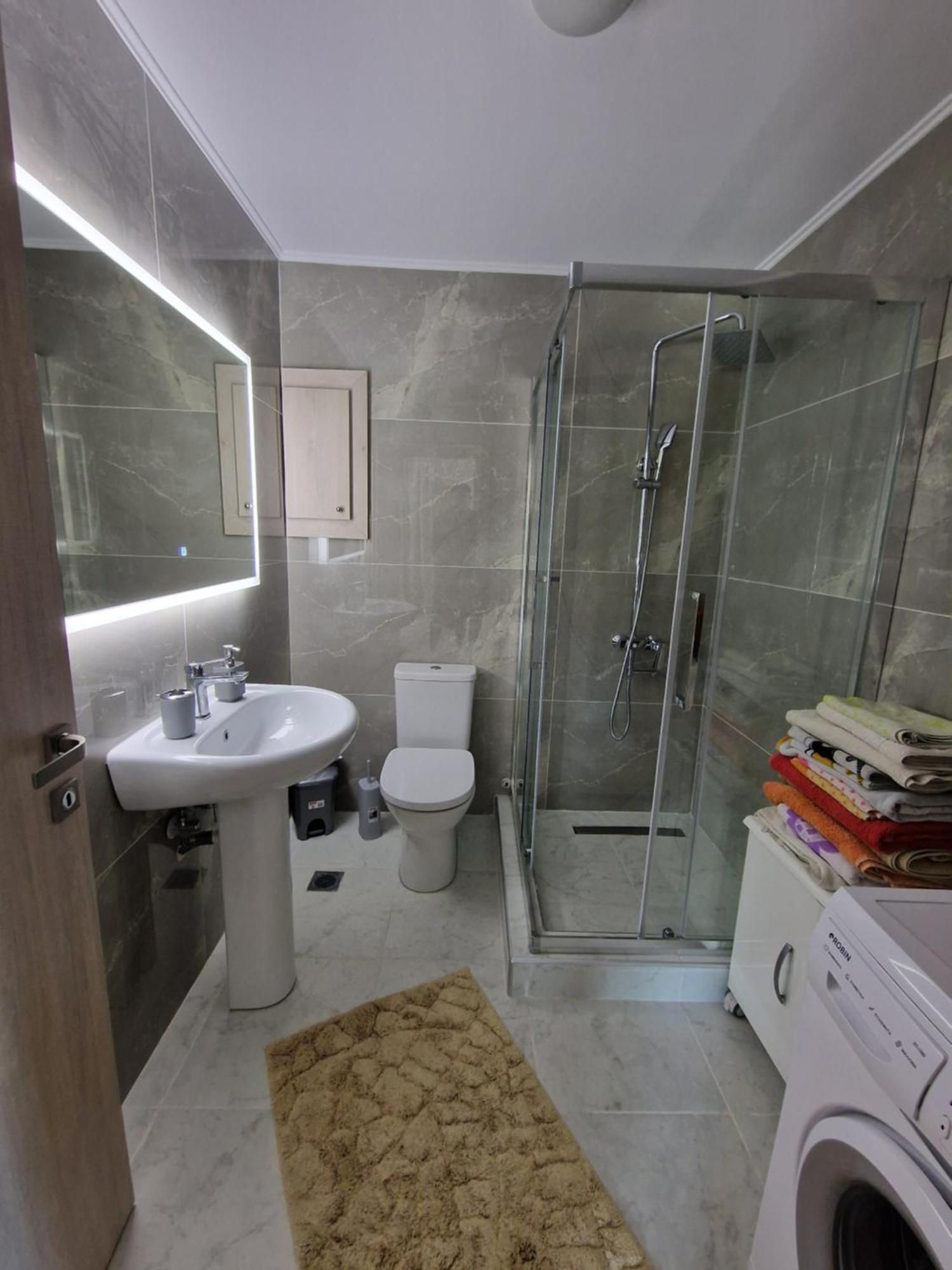 Konstantinos Apartment Nea Moudania Bagian luar foto