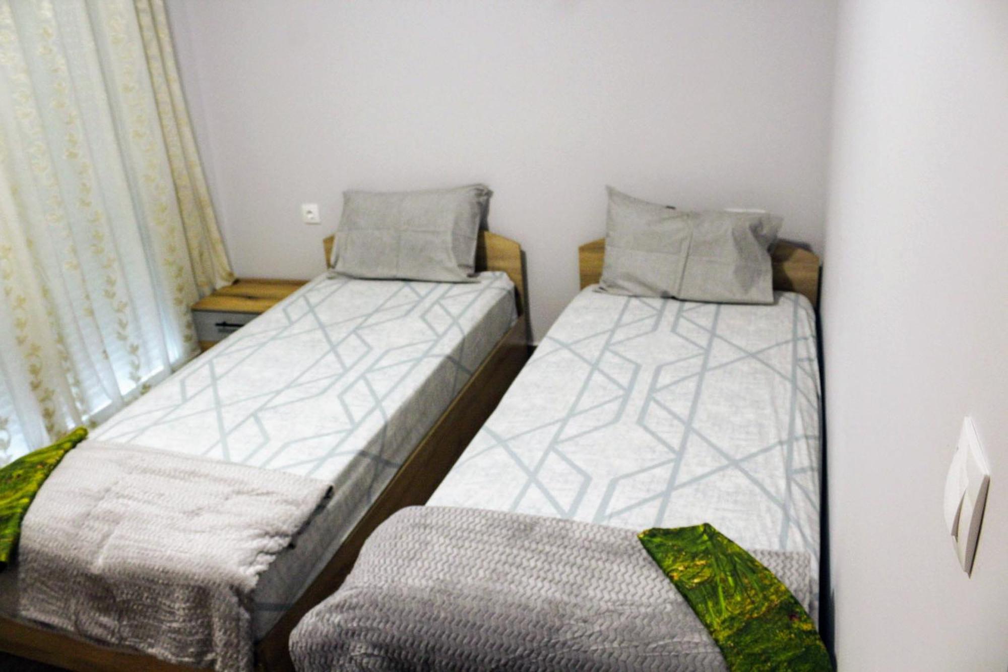 Konstantinos Apartment Nea Moudania Bagian luar foto